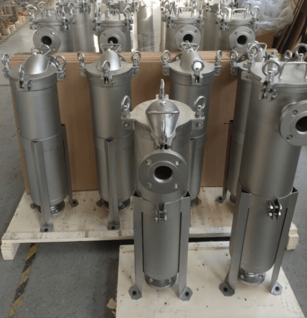 Stainless steel cartridge filter housings