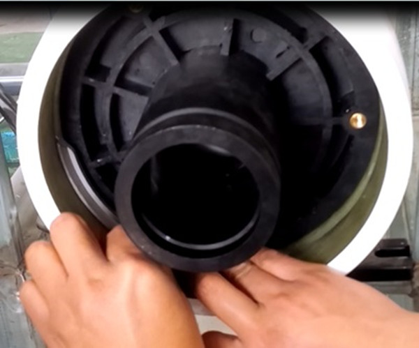 Secondly, we fix the inlet end cap with locking kit. We need to place the locking kit into the groove.