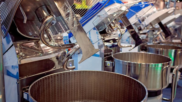 How does water treatment in the food and beverage industry work